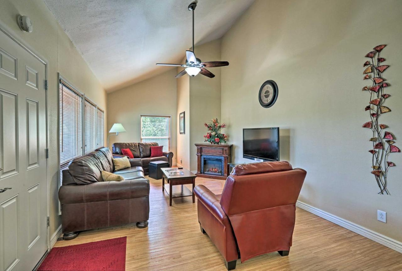 Flagstaff Townhome With Deck Easy Access Downtown! Екстер'єр фото